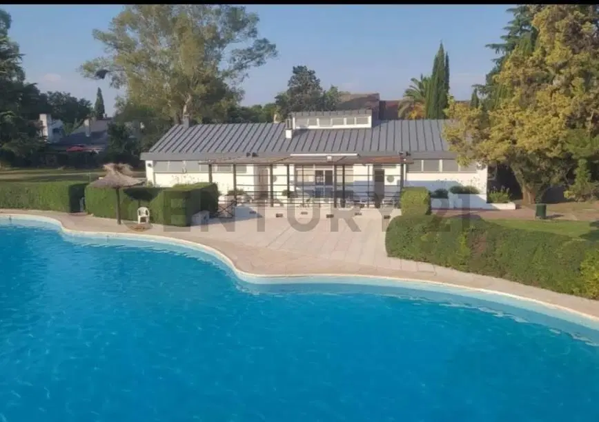 Terreno con piscina en Campo Chico, Pilar. 2