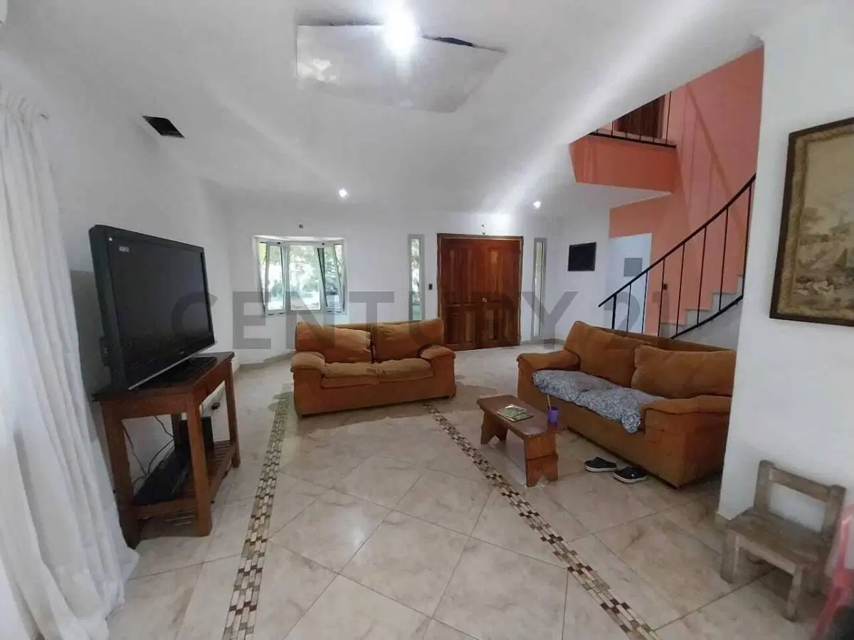 Casa a remodelar Barrio La Delfina, Pilar. 4