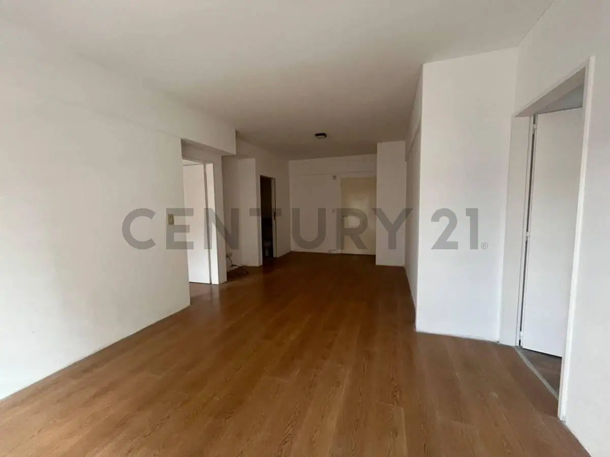 Departamento 2 ambientes en venta en Saavedra 2