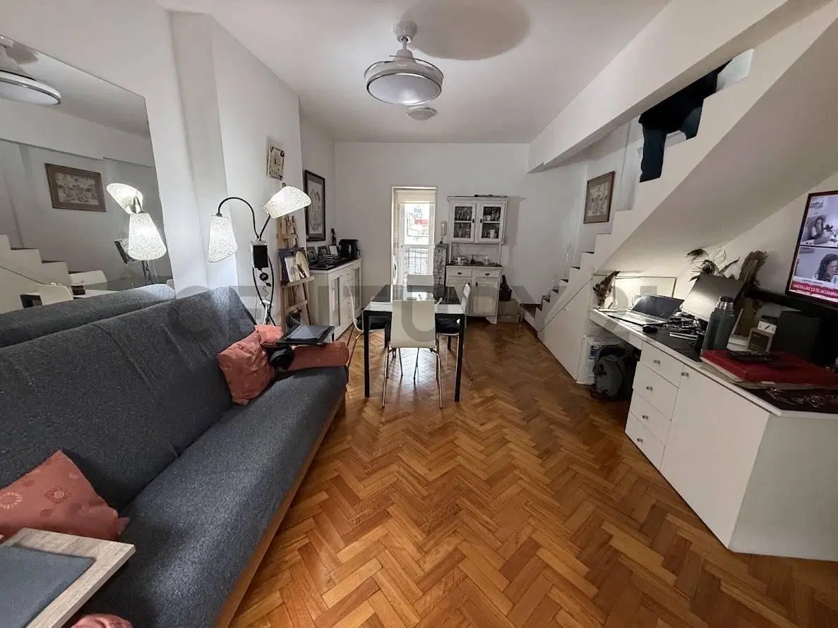 RECOLETA VENTA 2 AMBIENTES EN DUPLEX CON 4 BALCONES LUMINOSO 4