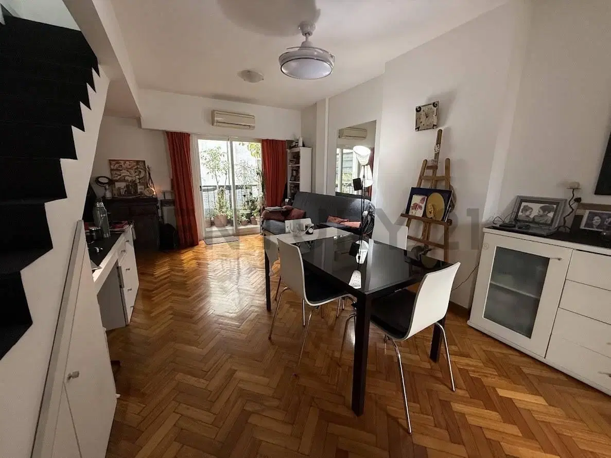 RECOLETA VENTA 2 AMBIENTES EN DUPLEX CON 4 BALCONES LUMINOSO 8