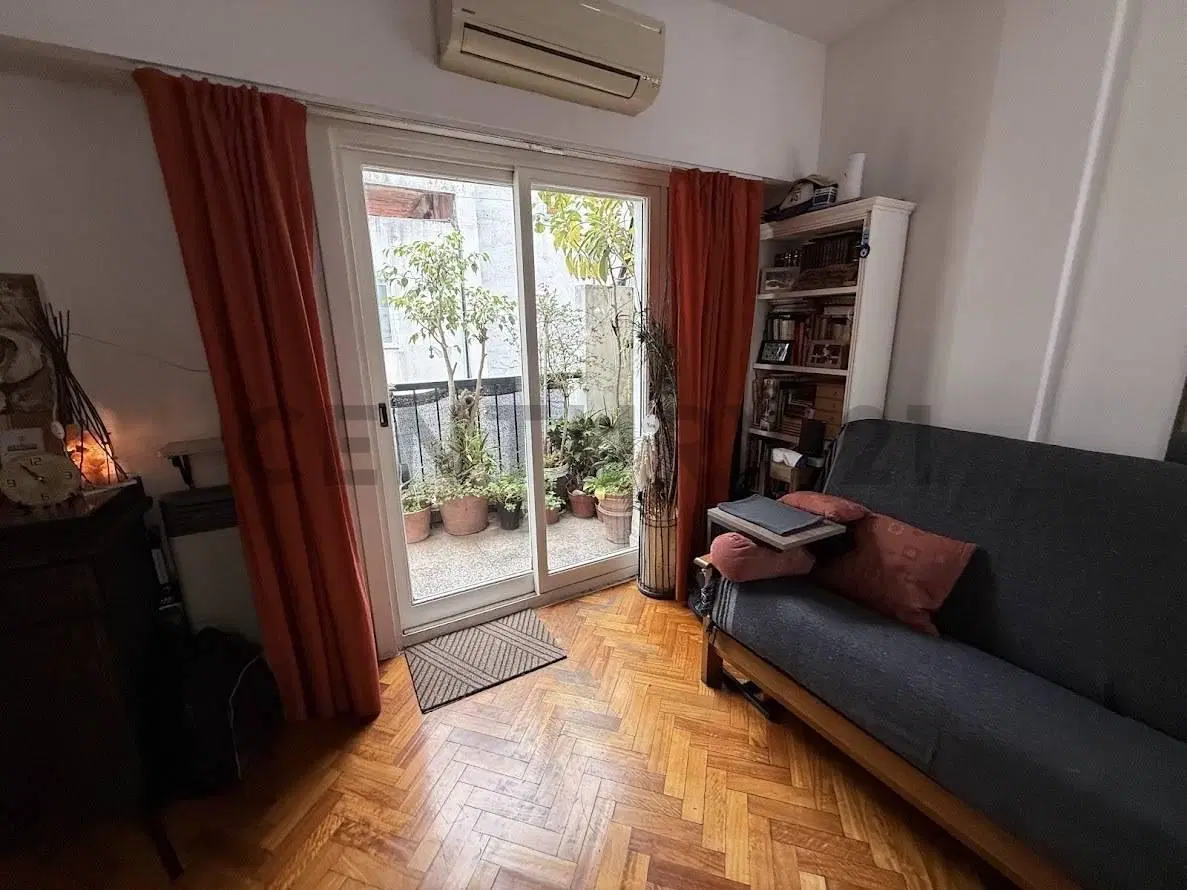RECOLETA VENTA 2 AMBIENTES EN DUPLEX CON 4 BALCONES LUMINOSO 3
