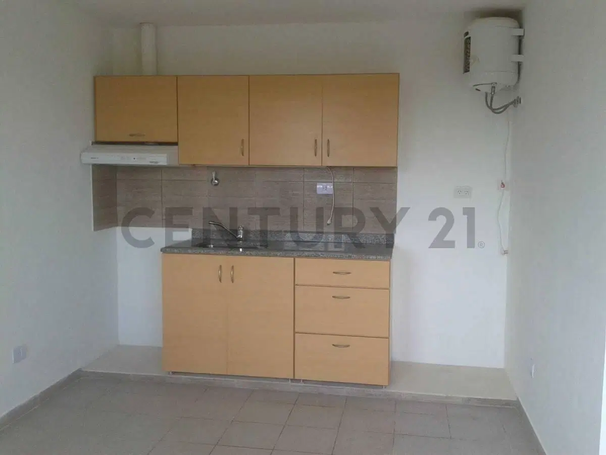 Venta de piso con 2 departamentos de 2 ambientes , en Posadas Misiones,zona Avenida Tacuari y Aguad 2