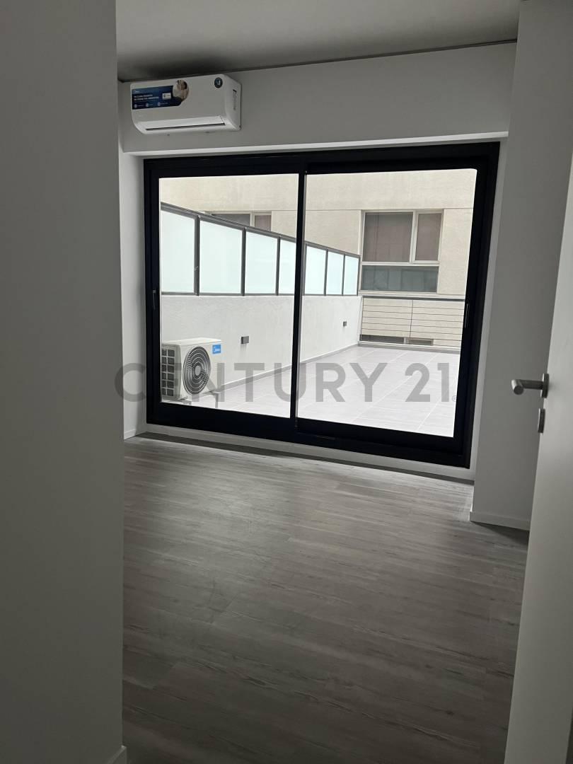 Foto de VENTA 2AMB MUY LUMINOSO CON PATIO PROPIO, imagen 1