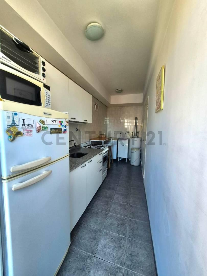 Foto de ALQUILER TEMPORARIO DE DEPARTAMENTO 2 AMBIENTES, AMUEBLADO, MUY, imagen 2