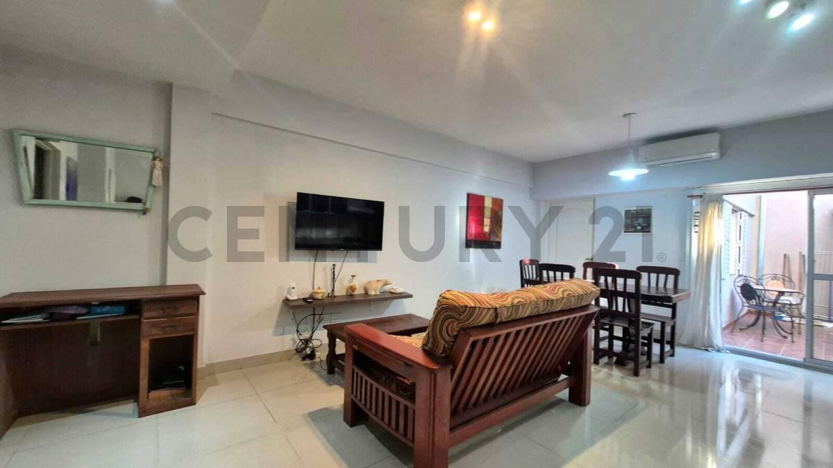 Foto de IMPECABLE 2 AMBIENTES CON PATIO Y BAULERA PRIVADA EN BARRIO NAÓN., imagen 4