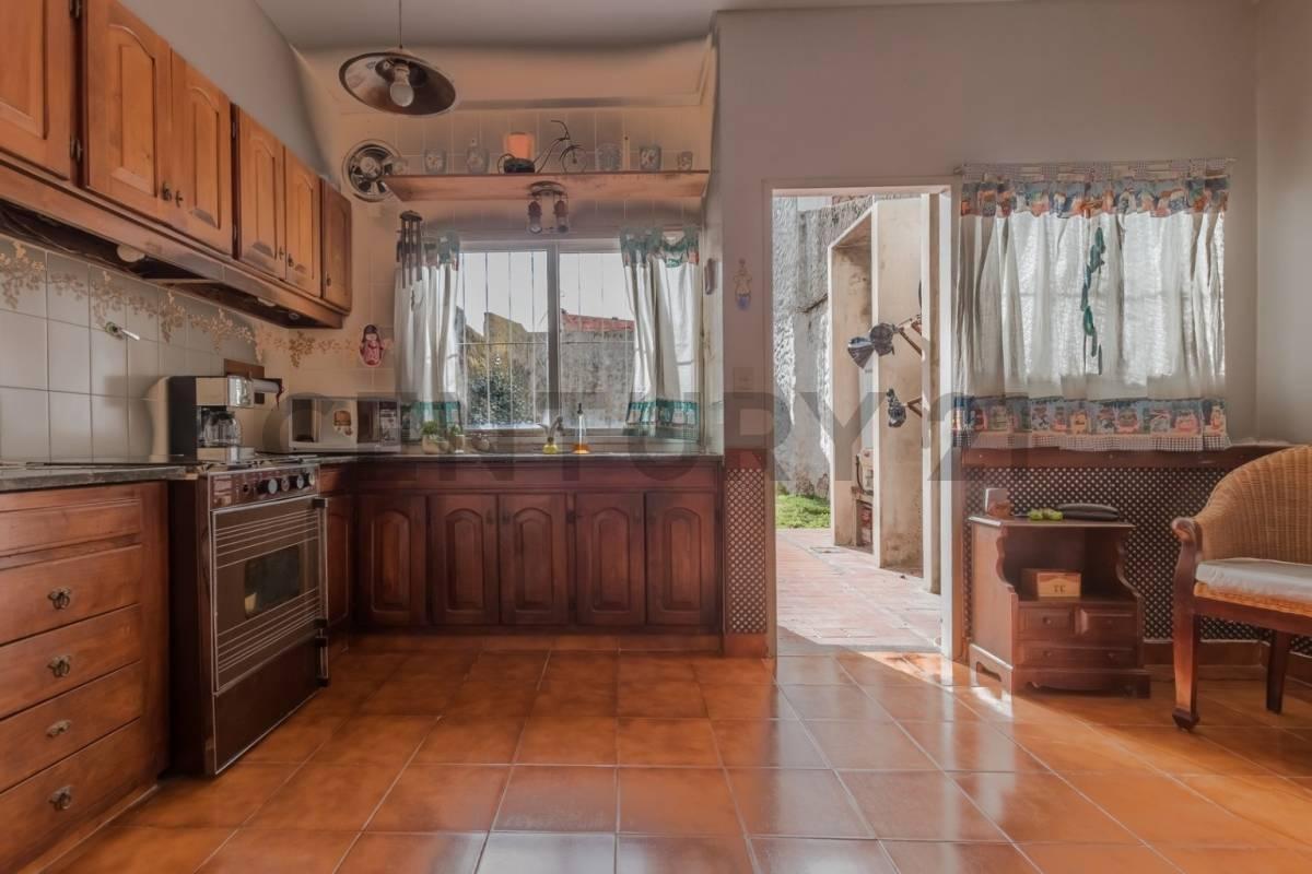 Foto de VENTA Casa Lote Propio 4 Ambientes con Patio - San Isidro, imagen 3