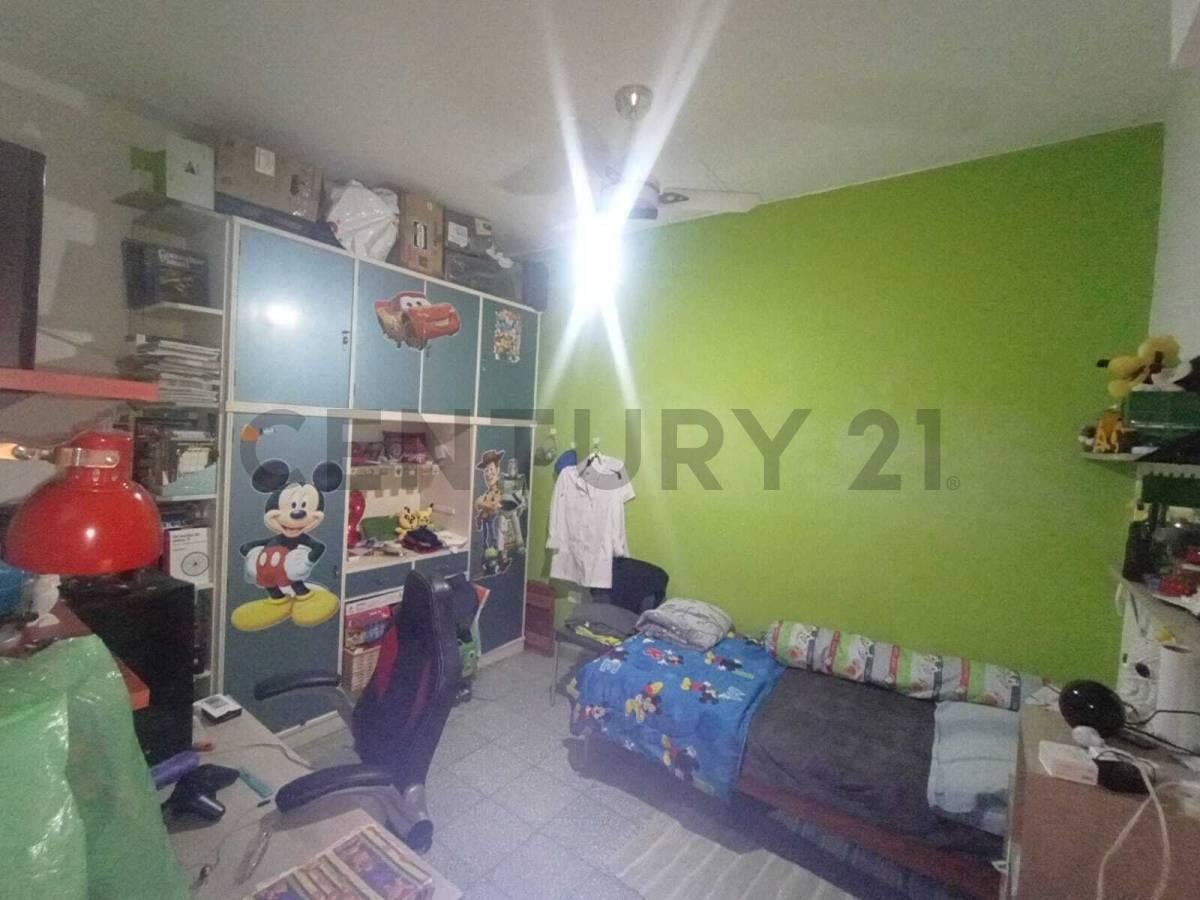 Foto de VENTA CASA DE 4 AMBIENTES CON GARAGE CUBIERTO EN OGORMAN 937,LA MATANZA., imagen 5
