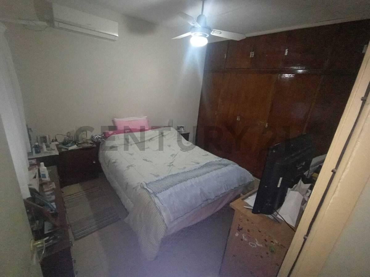 Foto de VENTA CASA DE 4 AMBIENTES CON GARAGE CUBIERTO EN OGORMAN 937,LA MATANZA., imagen 4