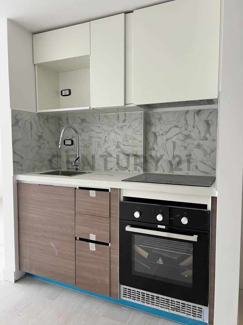 Foto de VENTA MONOAMBIENTE MUY LUMINOSO Premium en Barrio Norte con Amenities, imagen 3