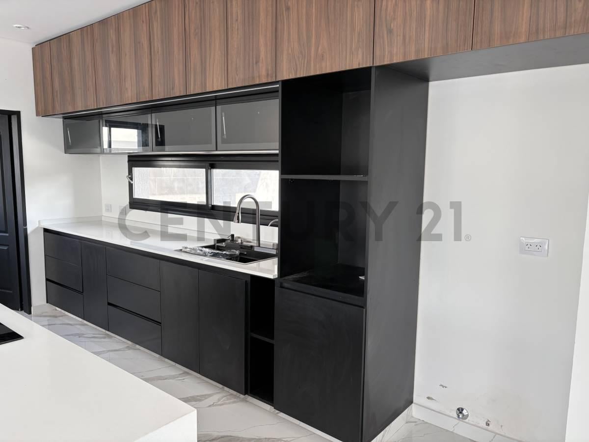 Foto de VENTA Casa Premium a Estrenar con Piscina, Galería y Parrilla | Diseño, imagen 2