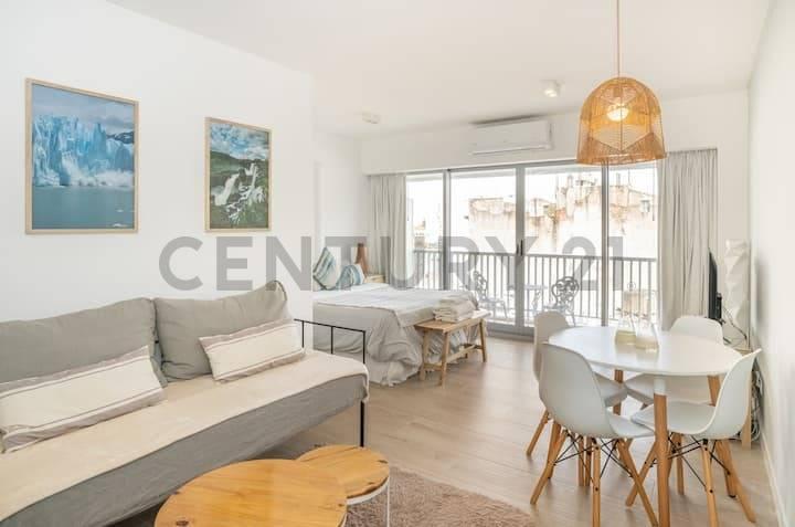 Foto de Venta 9 piso muy luminoso zona UADE, Capital Federal, imagen 1