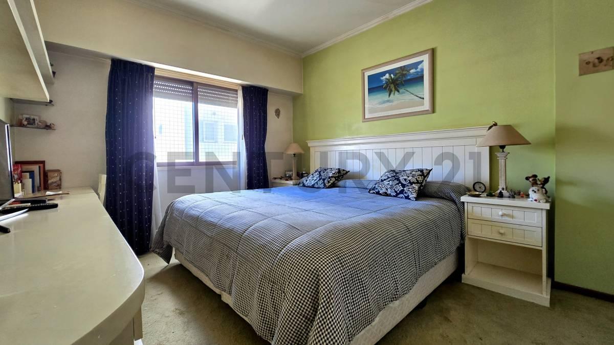 Foto de En Venta Piso de 4 ambientes al frente, con dependencia servicio, imagen 3