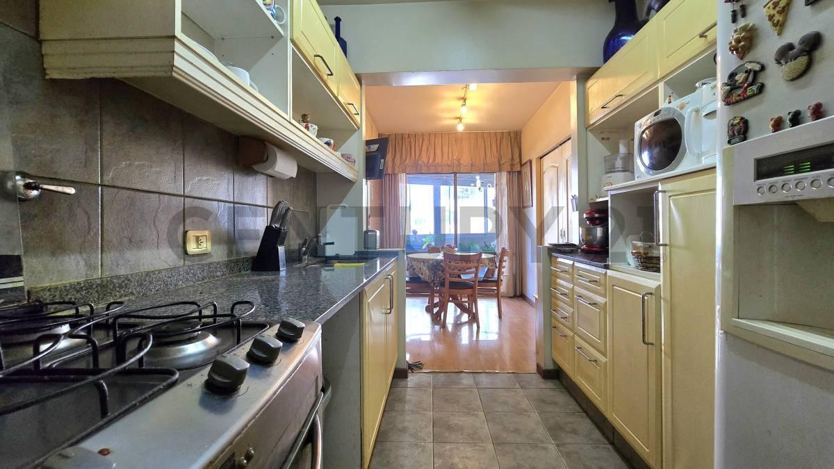 Foto de En Venta Piso de 4 ambientes al frente, con dependencia servicio, imagen 1