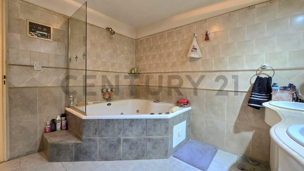 Foto de En Venta Piso de 4 ambientes al frente, con dependencia servicio, imagen 5