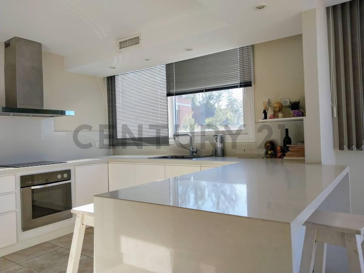 Foto de Departamento en venta 4 ambientes en Pilar km 50., imagen 2