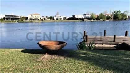 Foto de VENTA CASA A LA LAGUNA, EN SAN FRANCISCO VILLANUEVA, TIGRE., imagen 1
