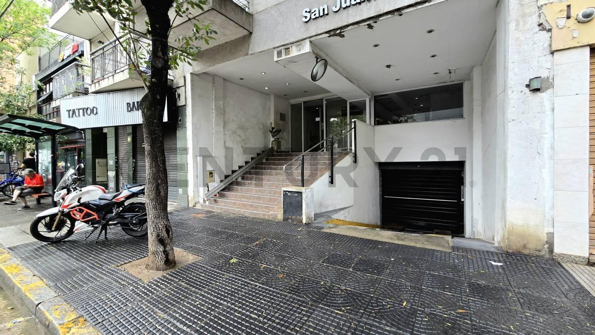 Foto de Dos ambientes con cochera en venta en BOEDO, imagen 1