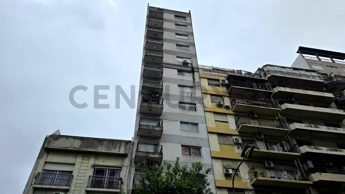 Foto de Dos ambientes con cochera en venta en BOEDO, imagen 3