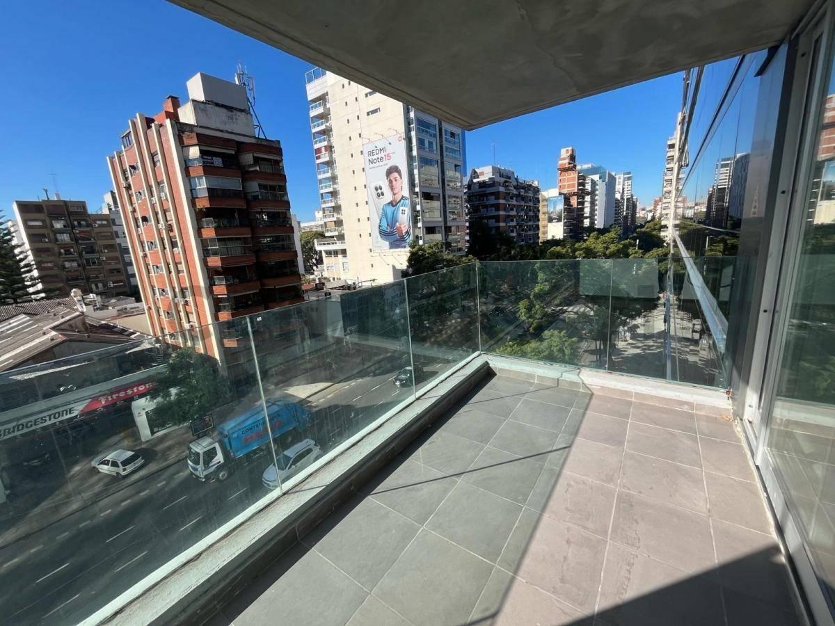 Foto de EN VENTA MONOAMBIENTE CON BALCÓN AL FRENTE, MUY LUMINOSO, OPCION, imagen 1