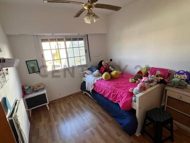 Foto de HERMOSO TRIPLEX CON JARDIN Y PILETA, imagen 3