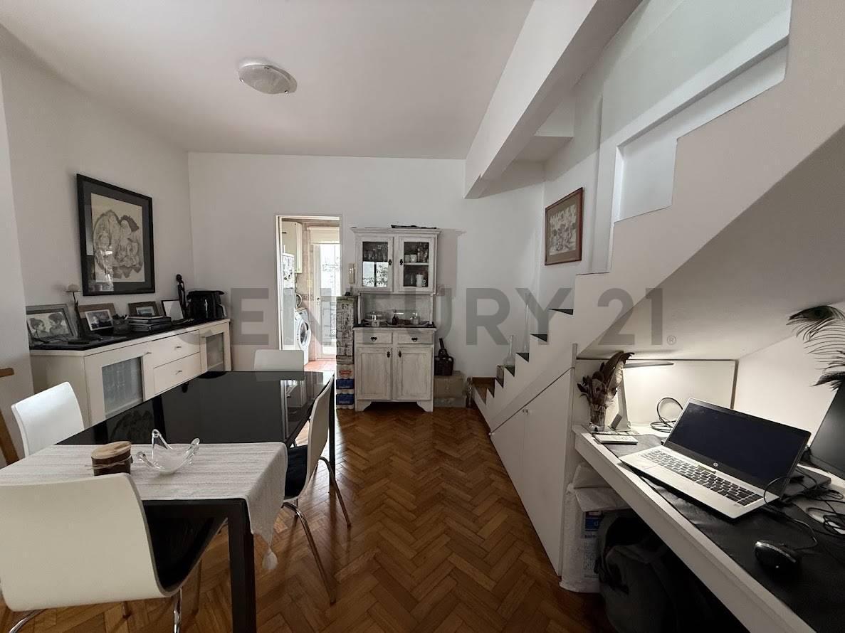 Foto de RECOLETA VENTA 2 AMBIENTES EN DUPLEX CON 4 BALCONES LUMINOSO, imagen 5