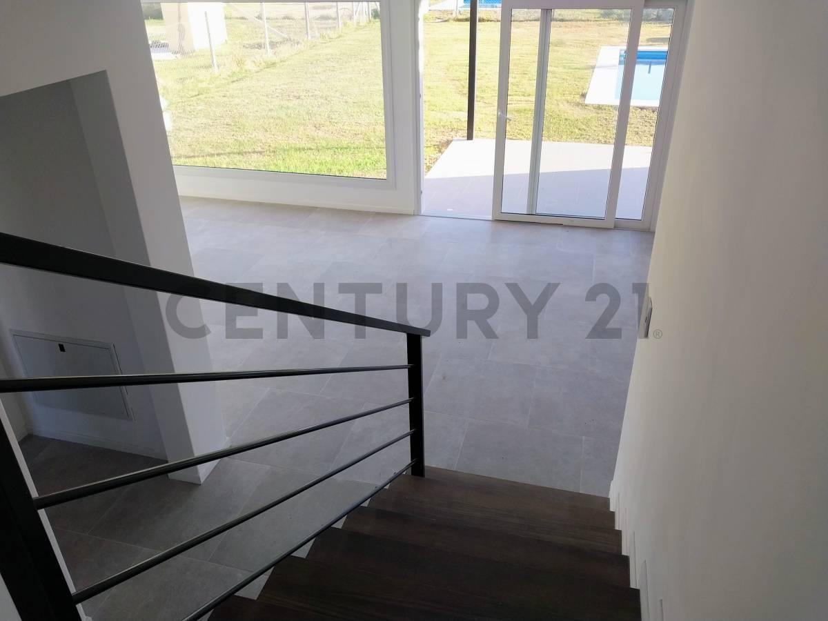 Foto de Casa en venta Barrio San Pablo, Pilar. 5 ambientes con pileta. Acepta, imagen 3