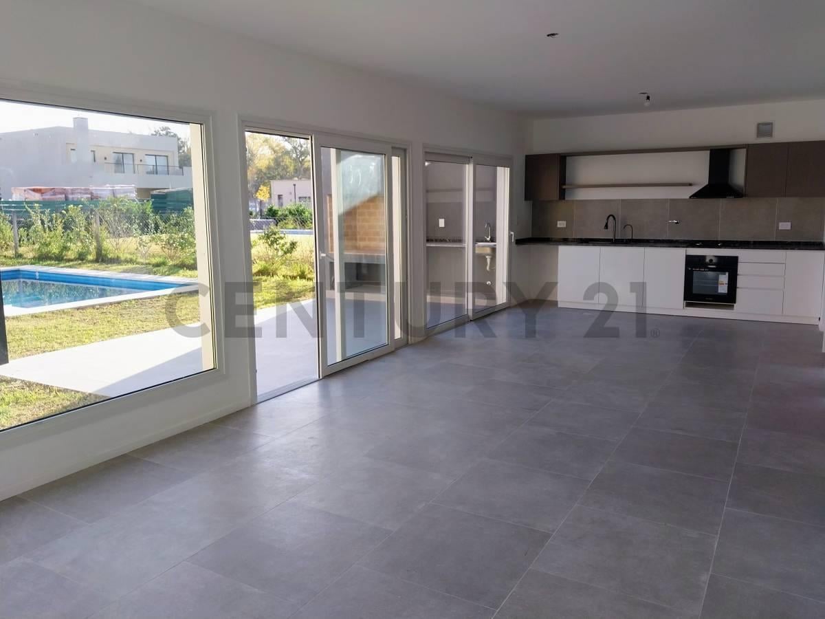 Foto de Casa en venta Barrio San Pablo, Pilar. 5 ambientes con pileta. Acepta, imagen 2