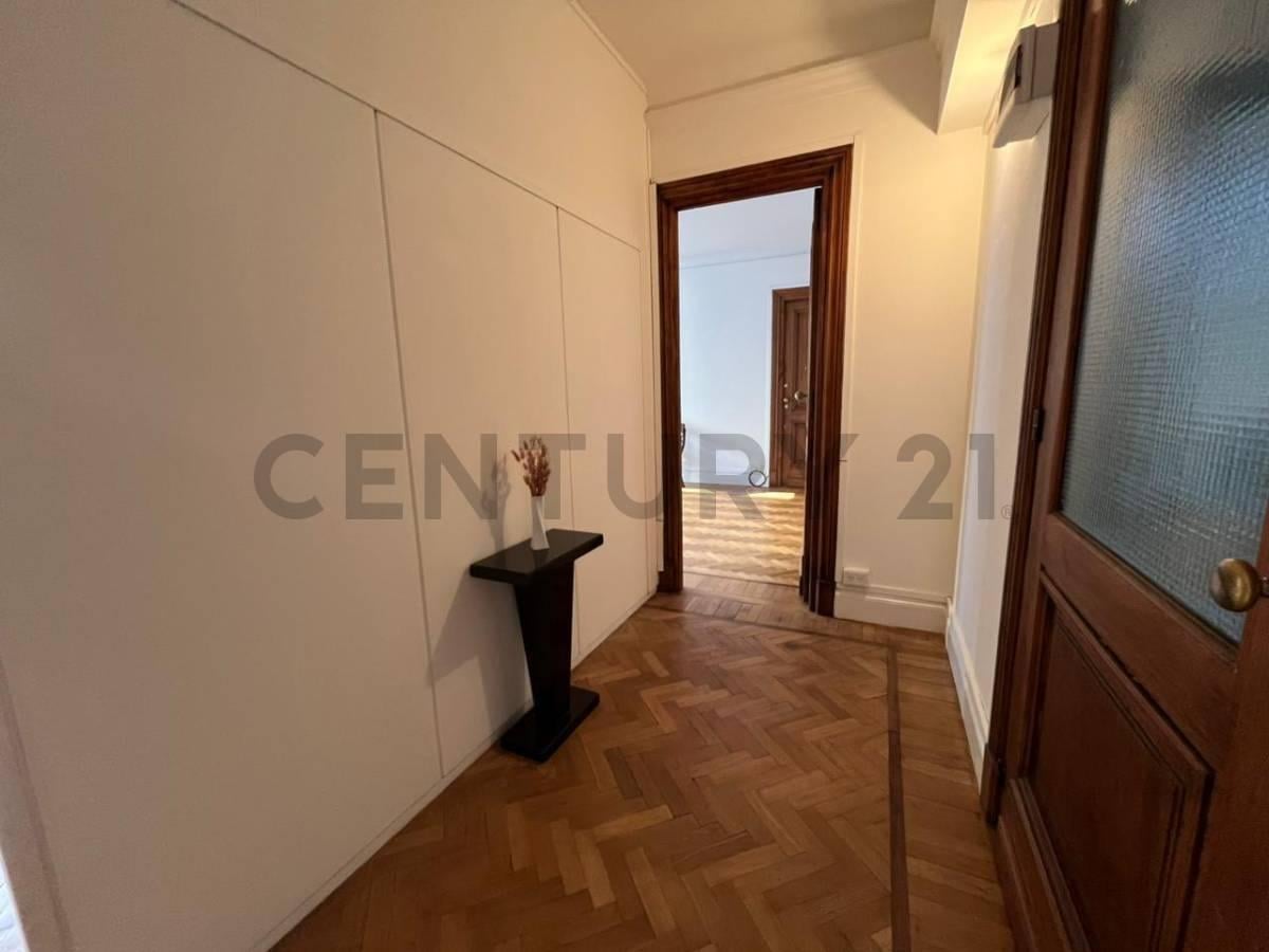 Foto de Oficina comercial en alquiler con balcón francés y vista abierta, imagen 4