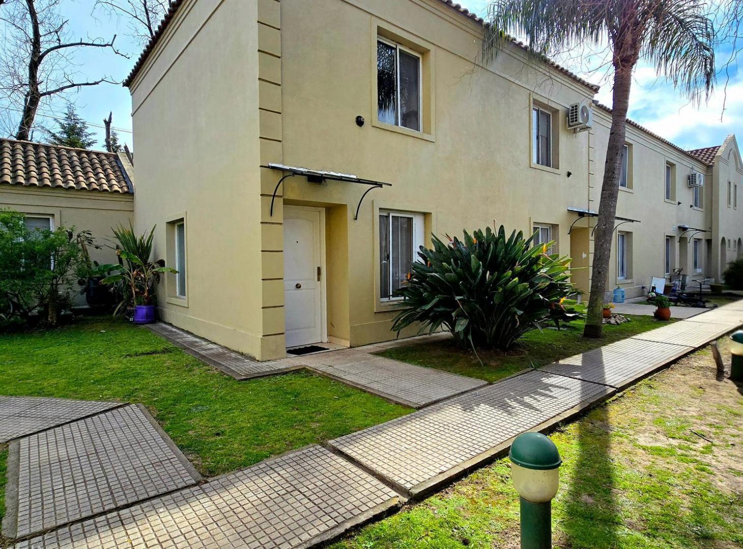 Foto de Casa Duplex en venta en pilar, imagen 2
