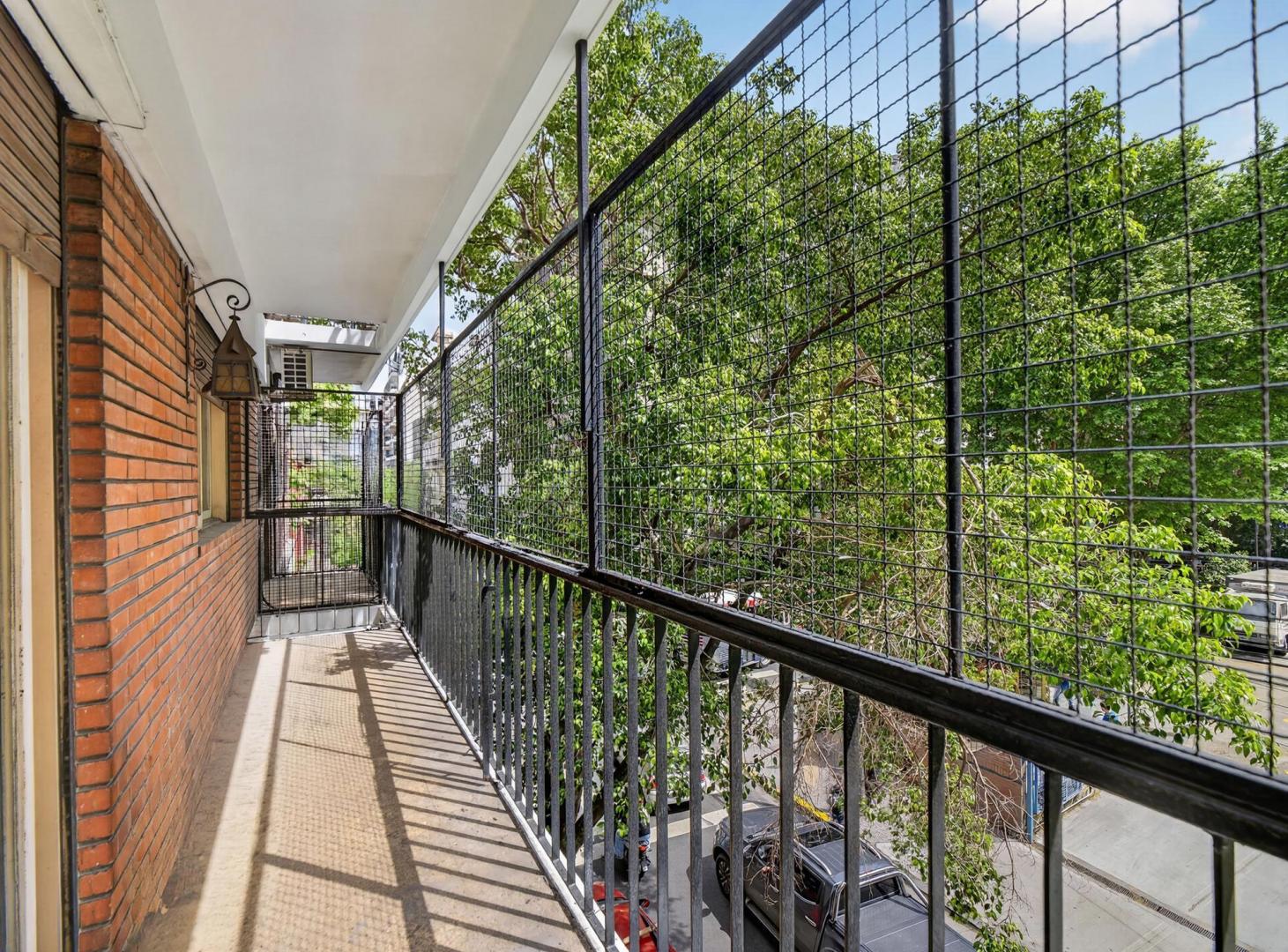 Foto de VENTA DEPARTAMENTO 5 AMBIENTES BALVANERA CON BALCÓN, imagen 1
