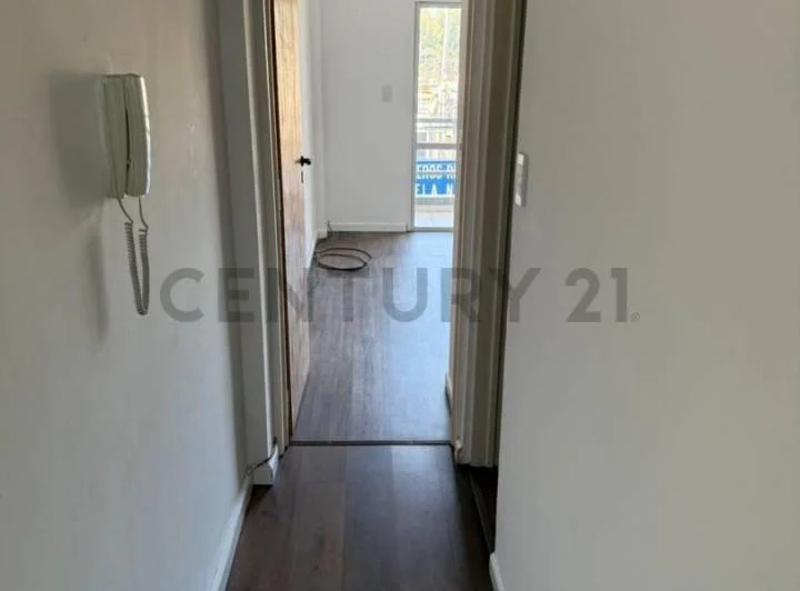 ALQUILER DE DEPARTAMENTO EN 122 E/ 42bis Y 43. LA PLATA 3