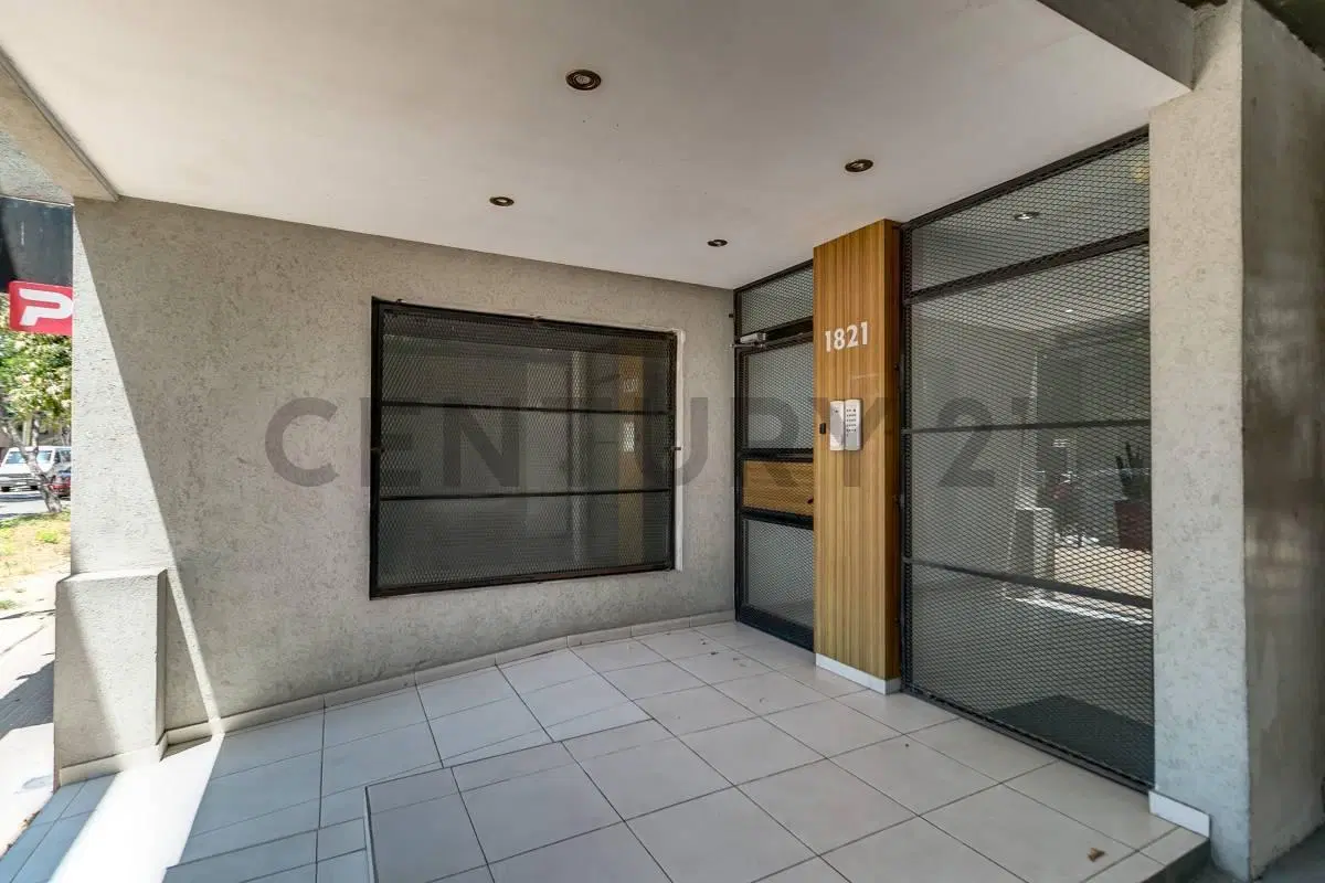 Oficina con cochera en venta La Plata 4