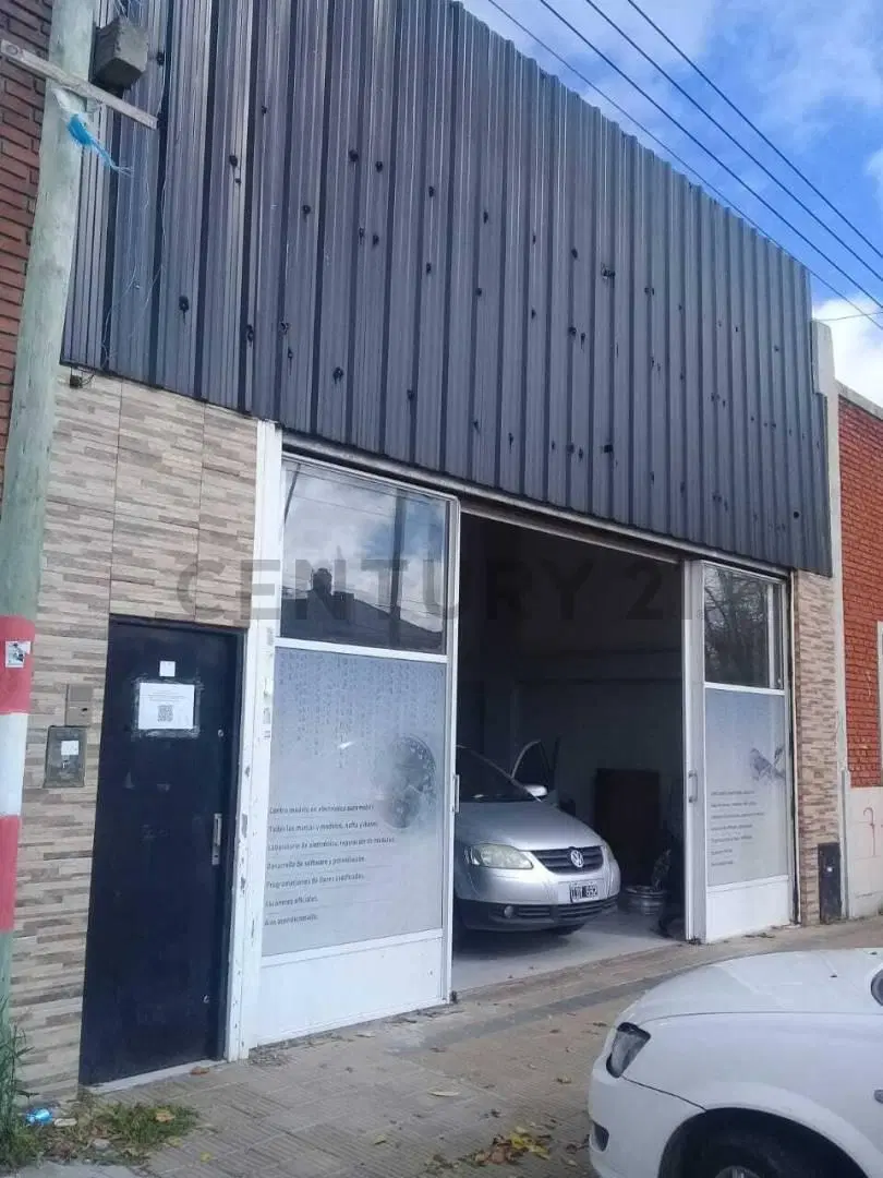 Se Alquila Galpón sobre avenida 122. La Plata 2