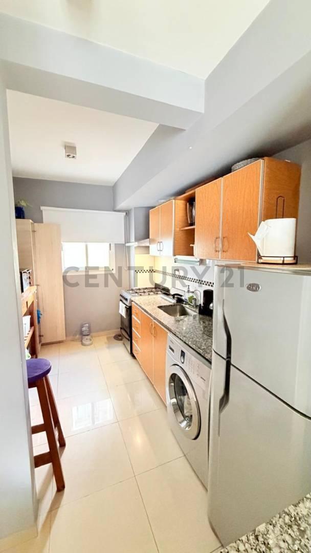 Foto de Departamento de dos dormitorios con patio y pileta propia, cochera en, imagen 3