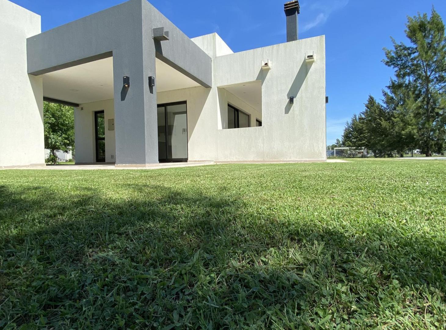 Foto de Casa a estrenar en venta en Miralagos, imagen 1