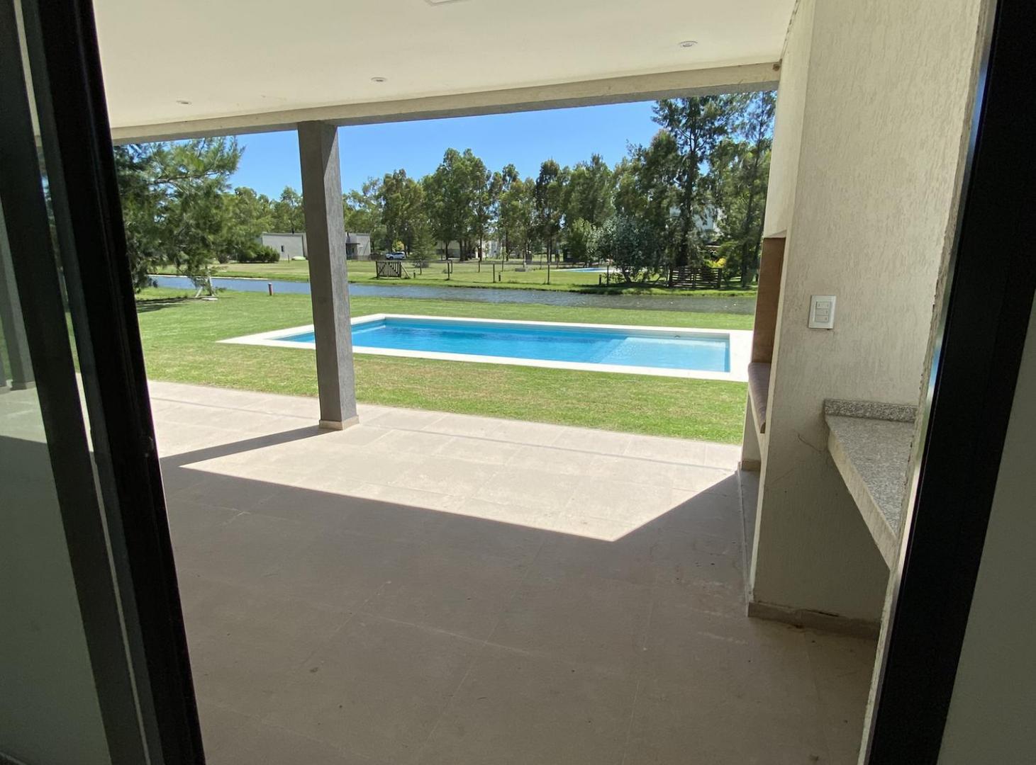 Foto de Casa a estrenar en venta en Miralagos, imagen 4