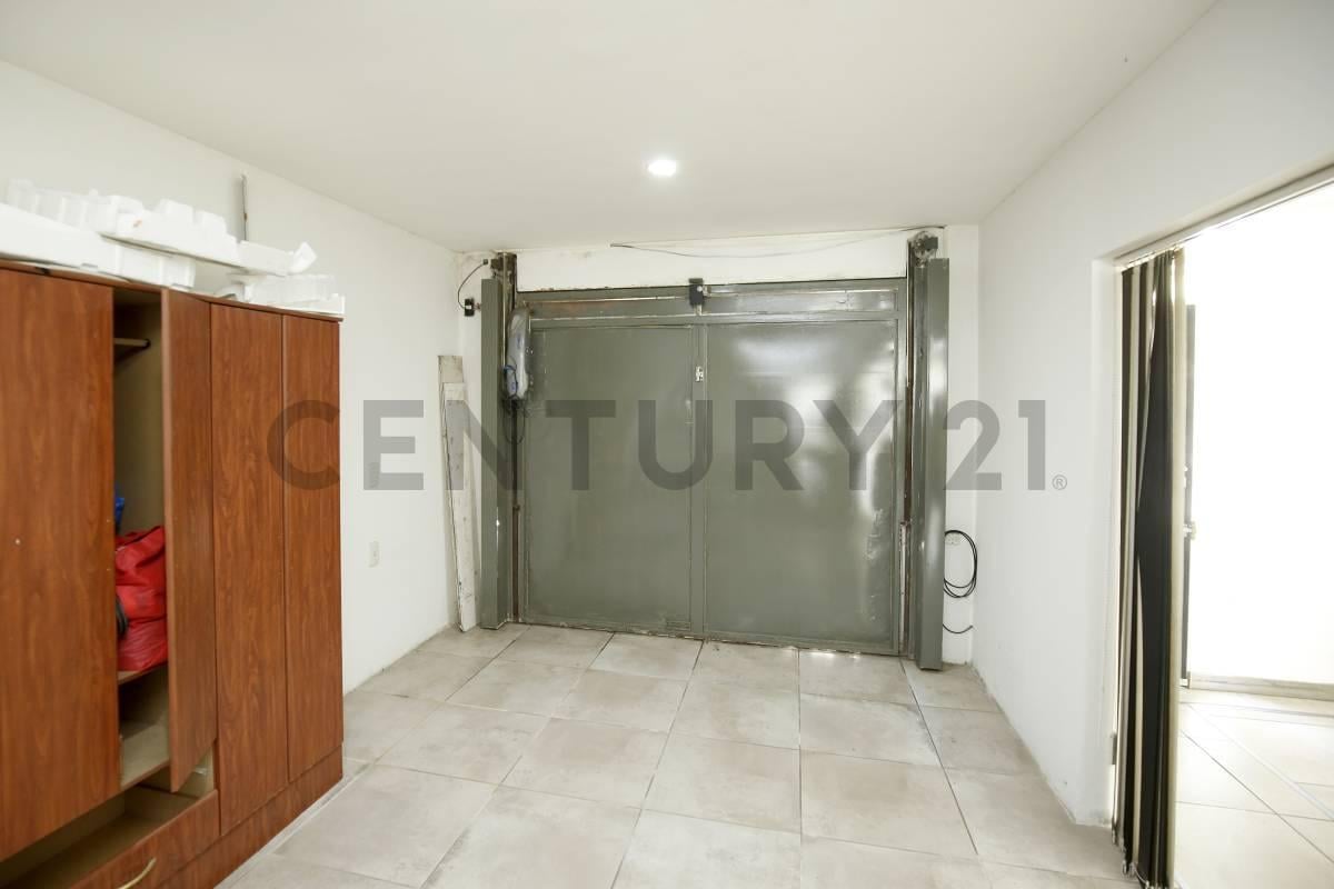 Foto de PH 2 DORMITORIOS + ESCRITORIO | COCHERA | PATIO | SIN EXPENSAS, imagen 3