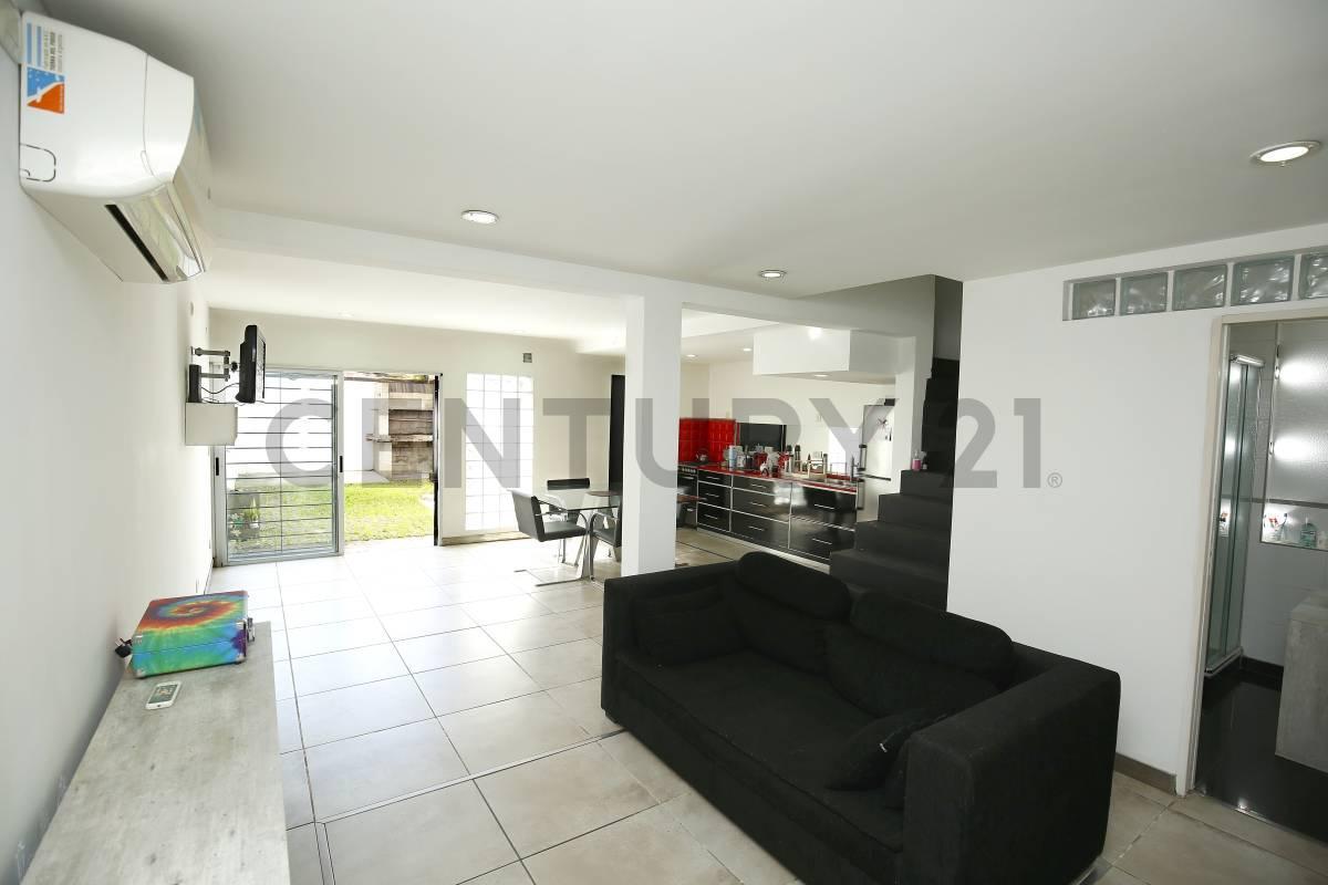 Foto de PH 2 DORMITORIOS + ESCRITORIO | COCHERA | PATIO | SIN EXPENSAS, imagen 4
