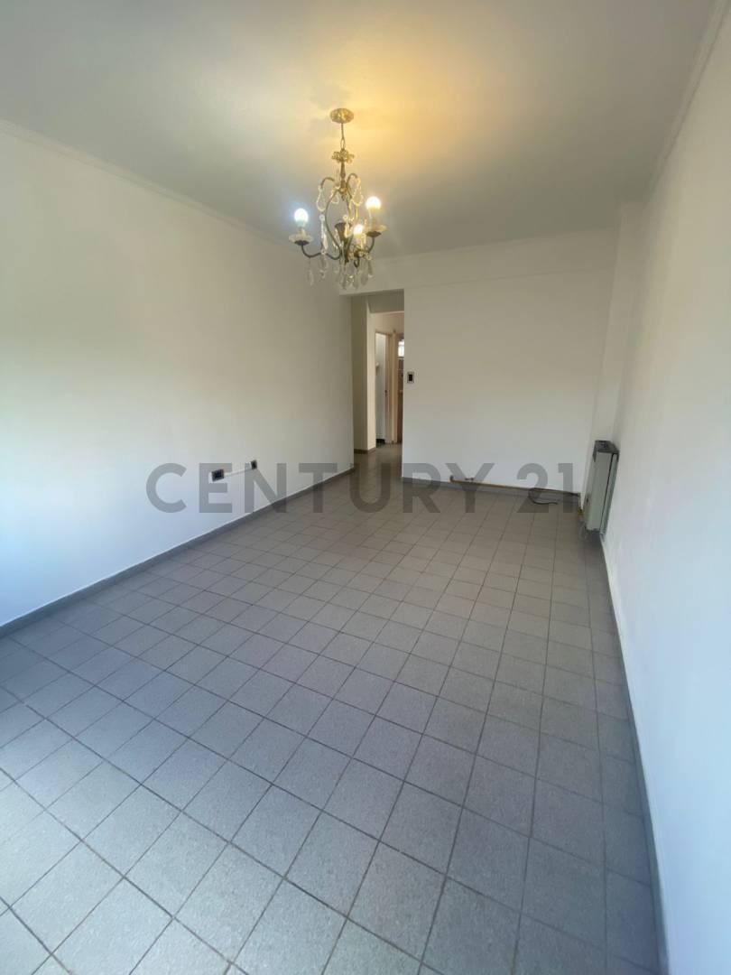 Foto de DEPARTAMENTO AL FRENTE | 1 DORMITORIO + ESCRITORIO / POSIBLE 2°, imagen 2