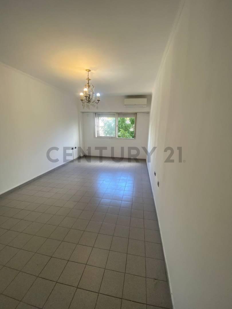Foto de DEPARTAMENTO AL FRENTE | 1 DORMITORIO + ESCRITORIO / POSIBLE 2°, imagen 3