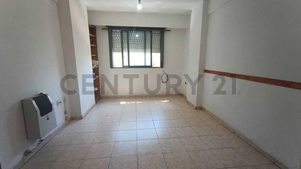 Foto de Departamento de 1 dormitorio en Venta frente a la Estación de Tren, imagen 1