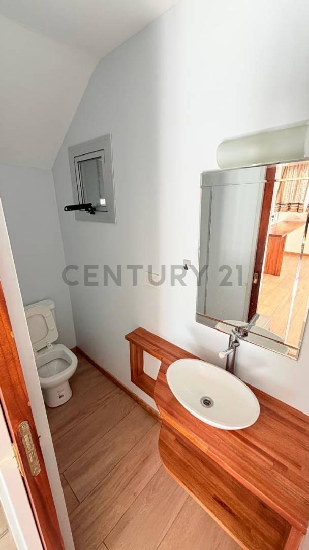 Foto de Dúplex de 2 dormitorios en alquiler Gonnet, imagen 2