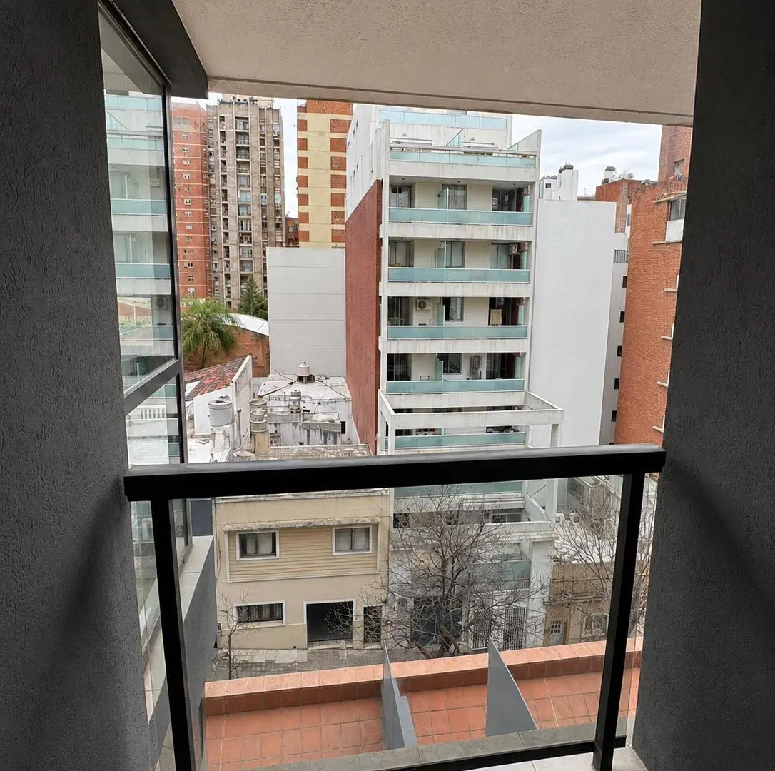 EXCELENTE DEPARTAMENTO DE 1 DORMITORIO CON SEGURIDAD, PILETA Y QUINCHO CON ASADOR 5