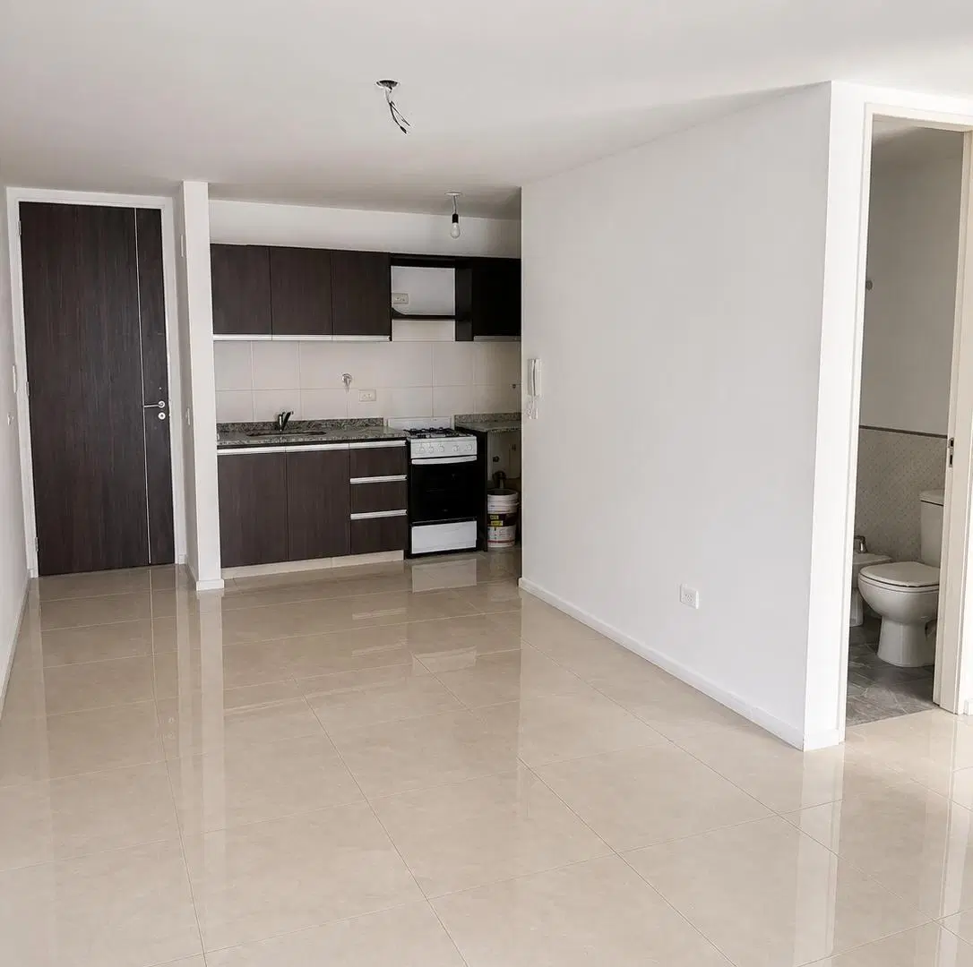 EXCELENTE DEPARTAMENTO DE 1 DORMITORIO CON SEGURIDAD, PILETA Y QUINCHO CON ASADOR 2