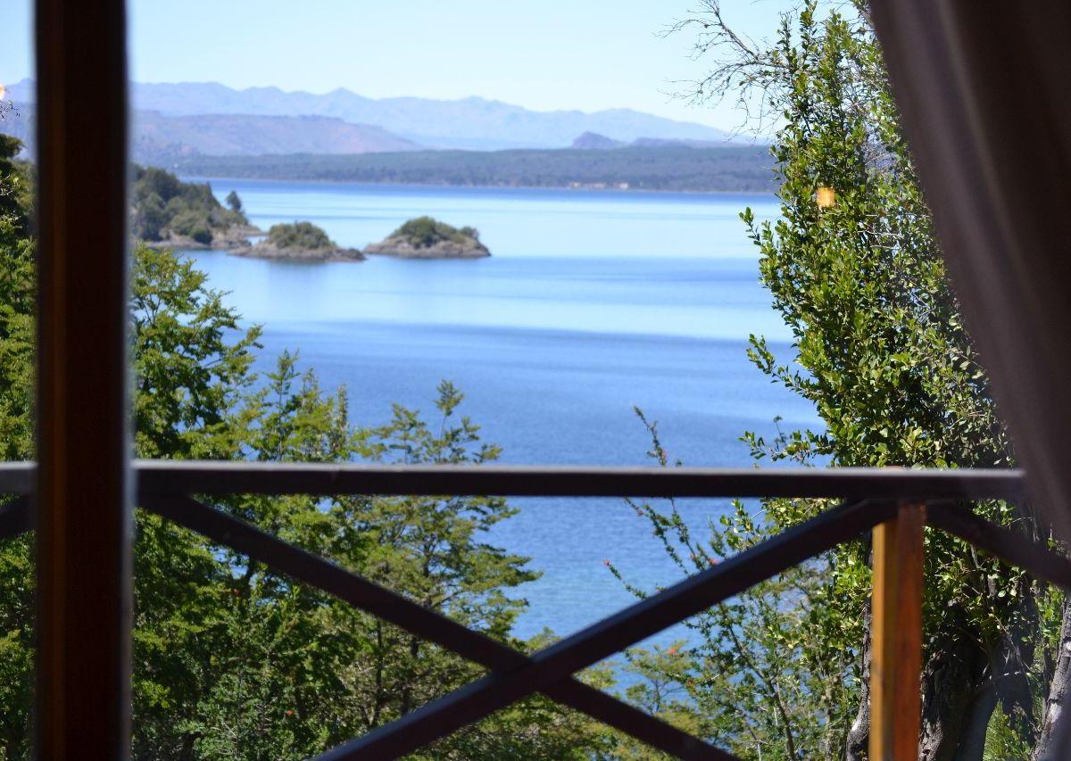 Venta de Exclusivo Complejo de Cabañas con Costa de Lago y Playa - Villa Pehuenia 1
