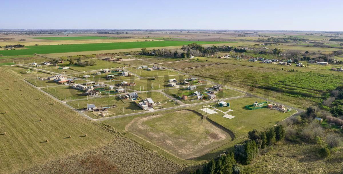 Lote en esquina en  Las Fincas, Ibarlucea