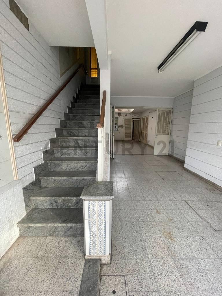 En Venta! 5 Dorm. y 3 Baños 2