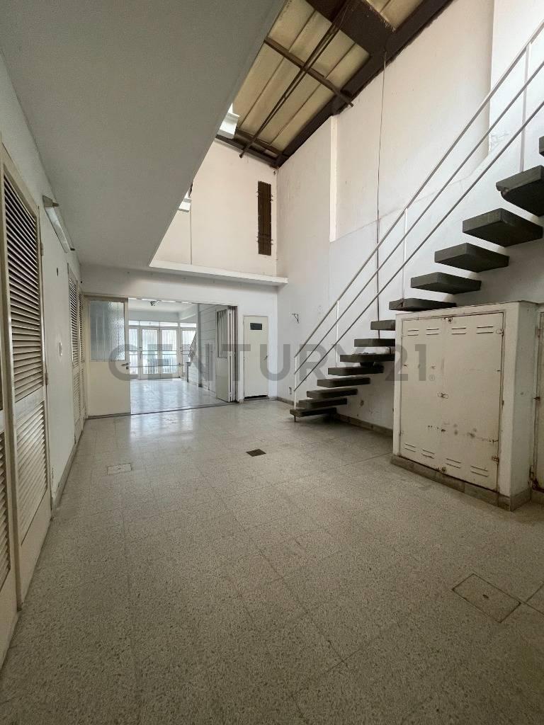En Venta! 5 Dorm. y 3 Baños 1
