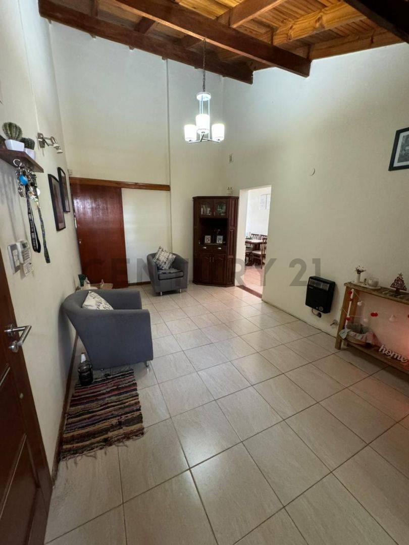 venta: Casa de 2 Plantas en Excelente Ubicación características Generales: sup. 1